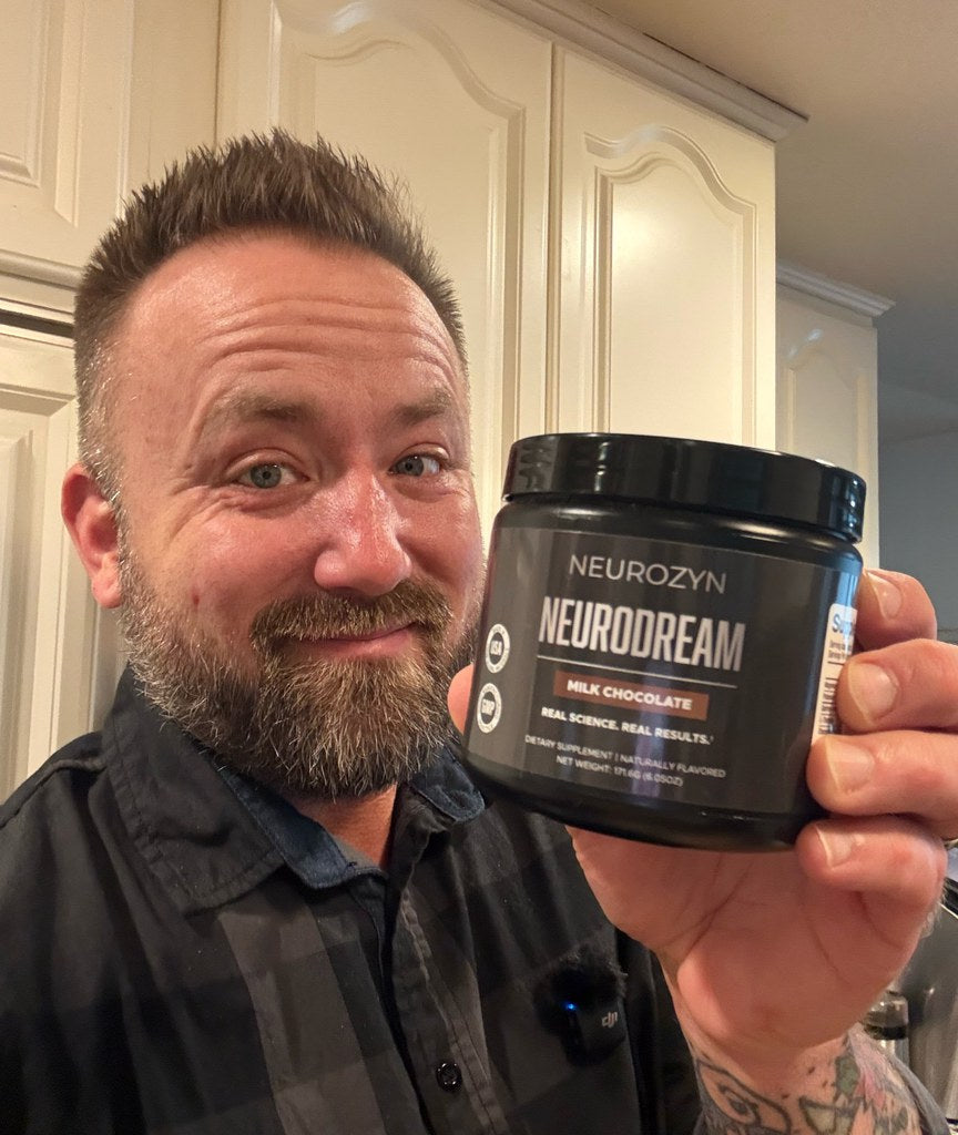 Holding NeuroDream Vanilla